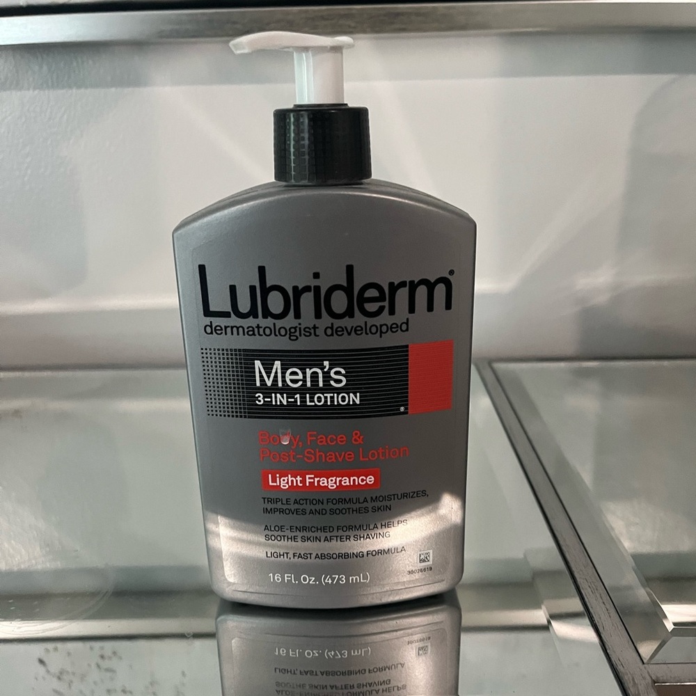 Lubriderm men’s 3 in 1 lotion